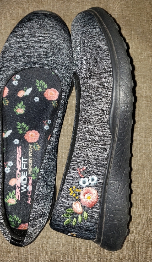 Skechers women's slip on sneakers